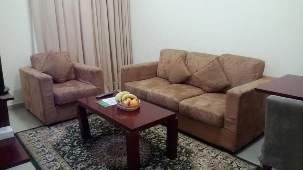 Raynor Hotel Apartments - photo 3