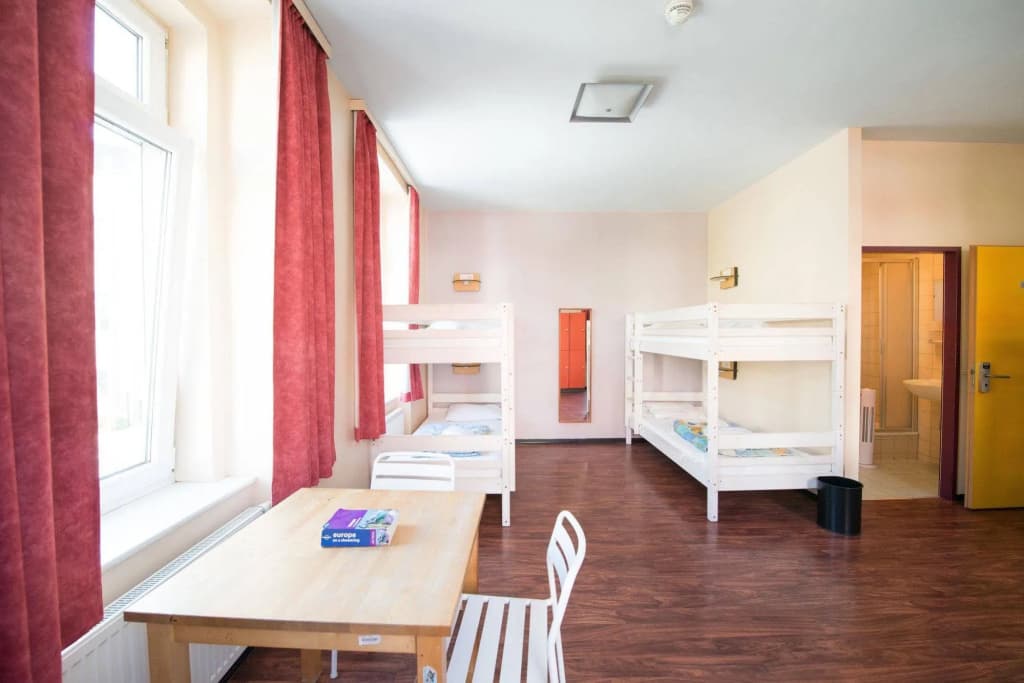 wombat's CITY HOSTELS VIENNA - The Lounge - photo 30