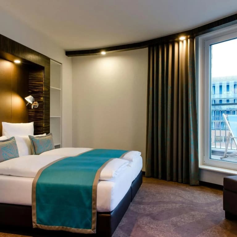 Motel One Berlin-Bellevue - photo 40