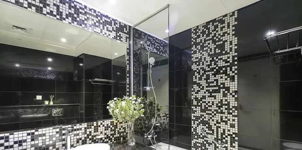 LUX The Bays Edge Canal View Suite - photo 8