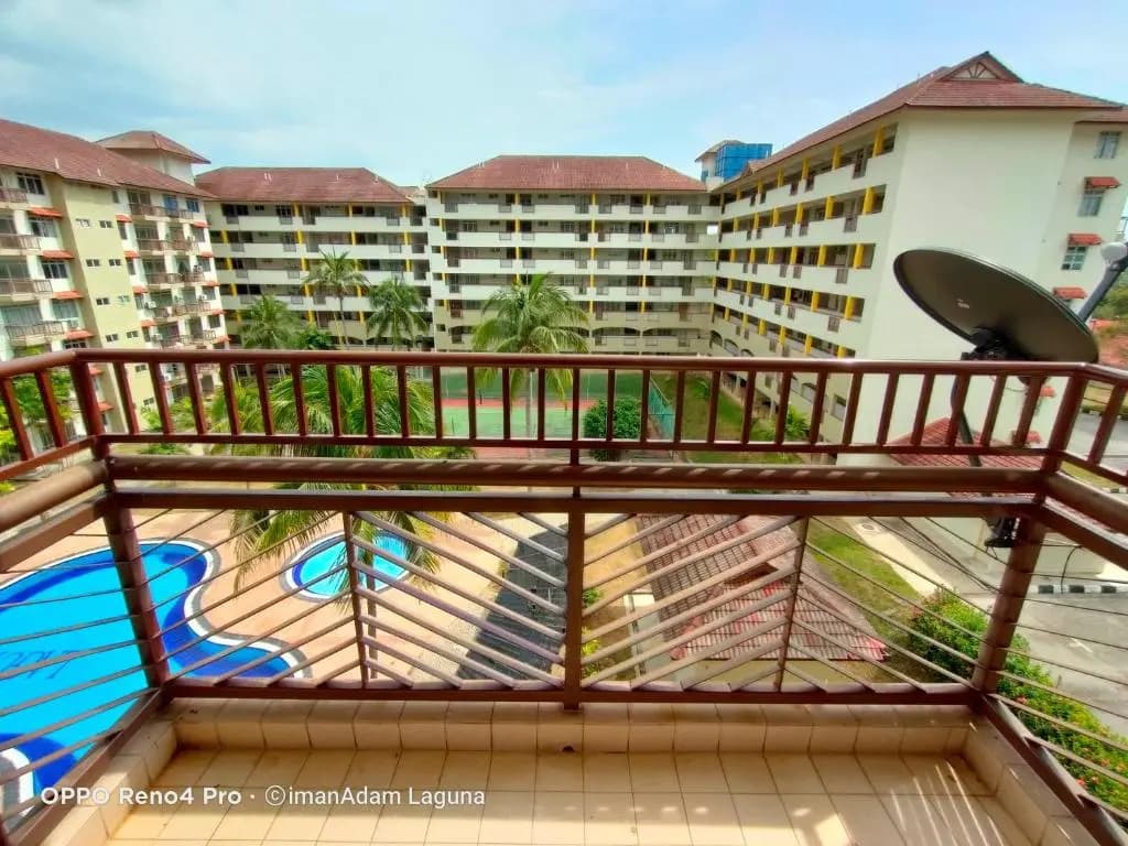 imanAdam Laguna Apartment - photo 1