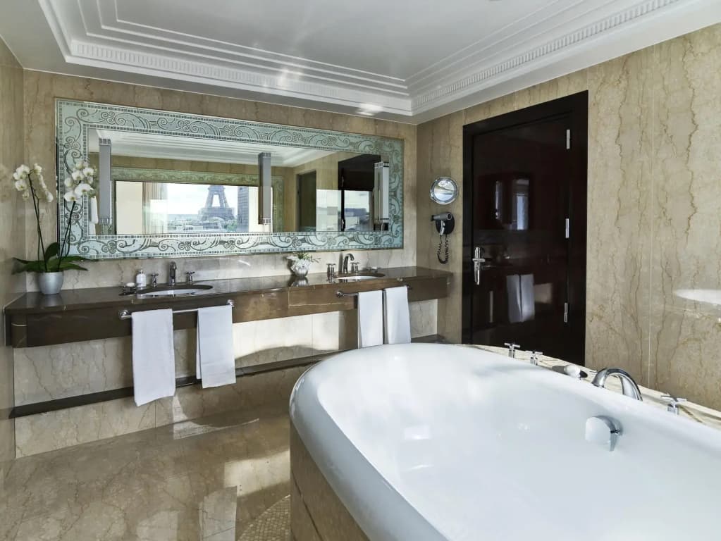 Plaza Athenee Hotel - photo 11