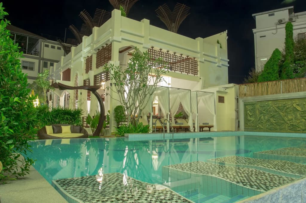 The Night Hotel - photo 16