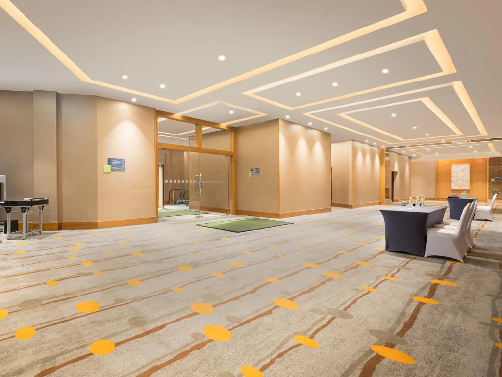 Holiday Inn & Suites Jakarta Gajah Mada by IHG - photo 11