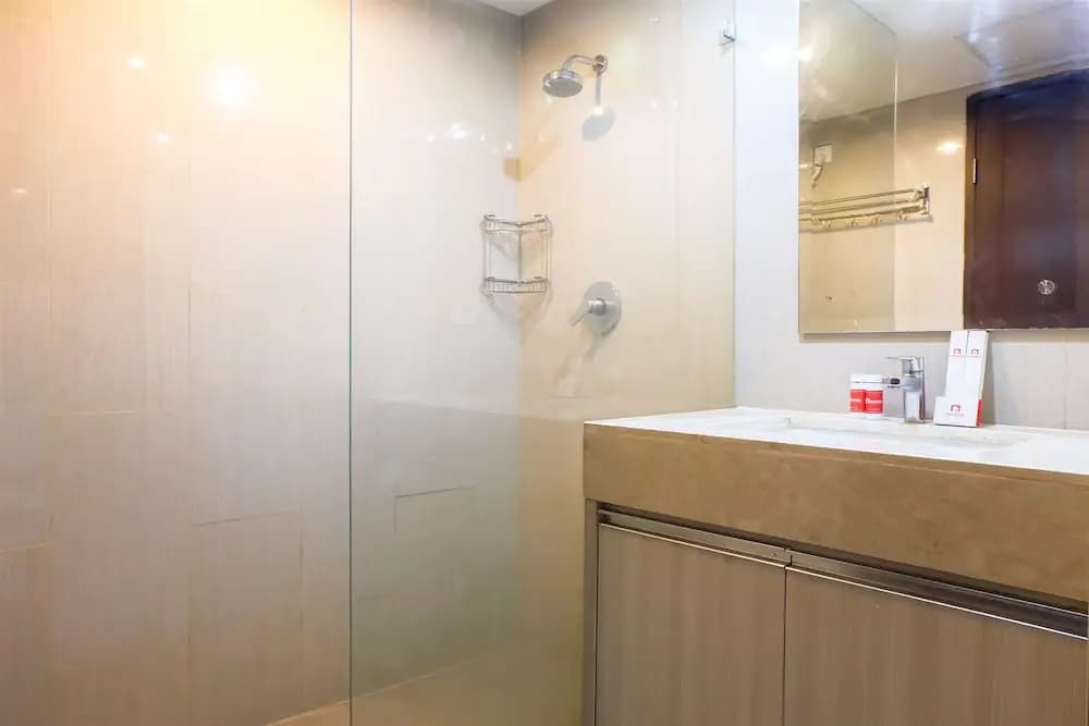 Modern Furnished Studio Apartment Near MT Haryono And Cawang - photo 7