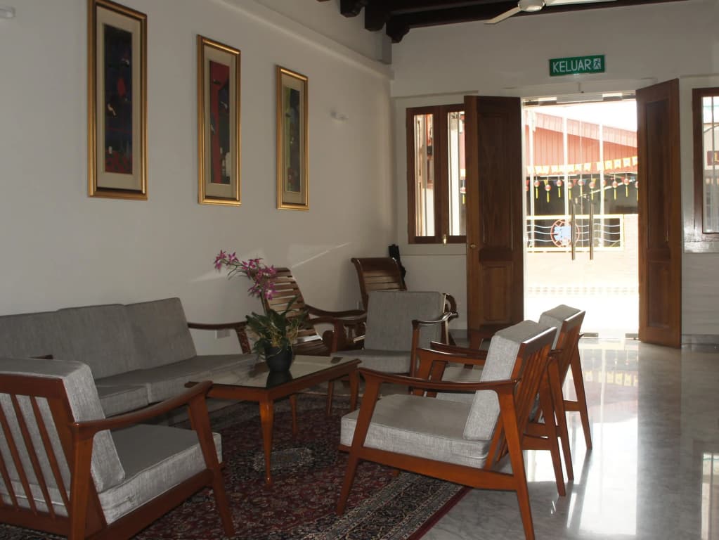 Heeren Straits Hotel - photo 8