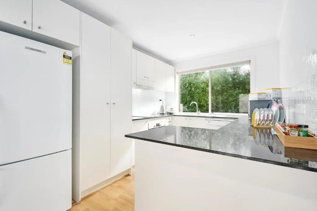 Lovely 3 bedroom unit - photo 10