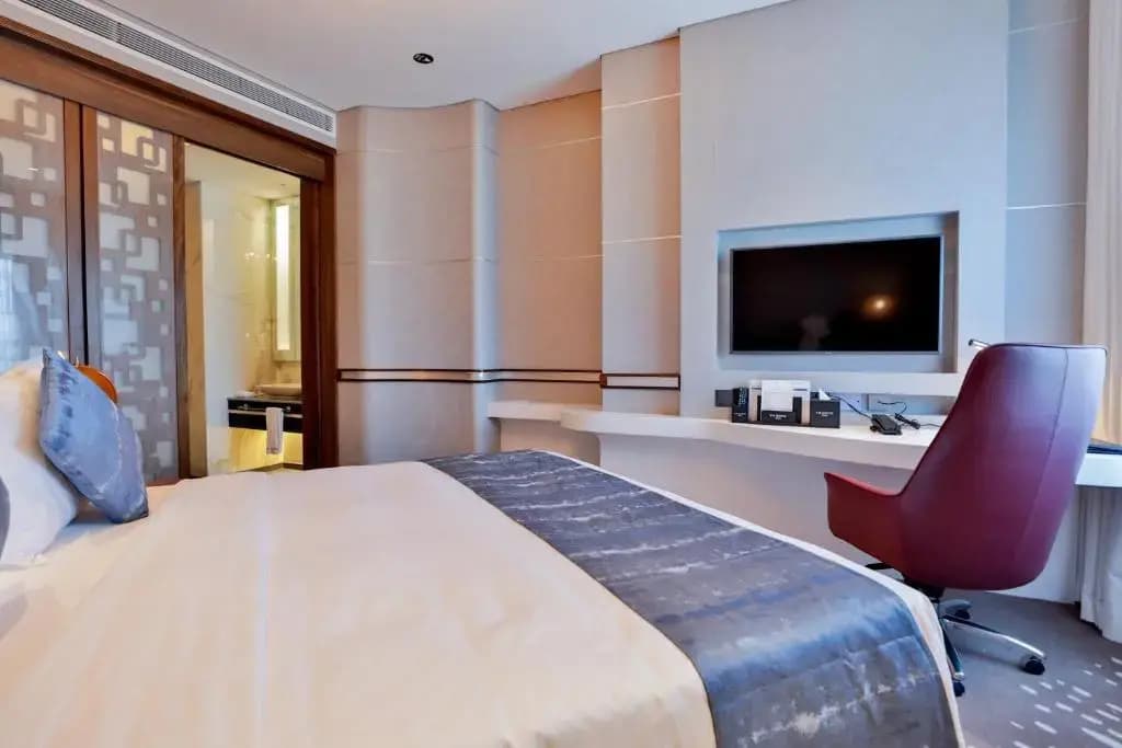 VIP Hotel - photo 1