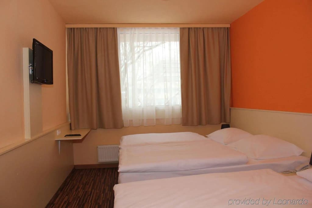 Hotel Pest Inn - photo 3