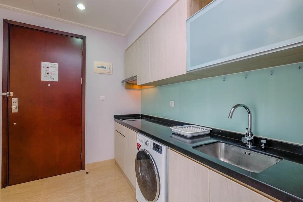 Elegant And Comfy 2Br At Menteng Park Apartment - photo 18