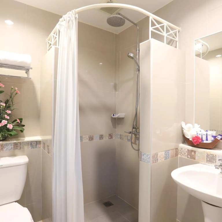Tuana Hotels Brook Pool Access - photo 10
