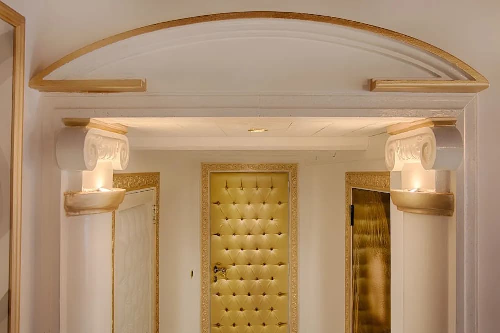 Trevi Fountain Luxury Home - photo 18