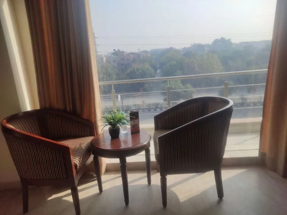 Hotel Kings Plaza - photo 8