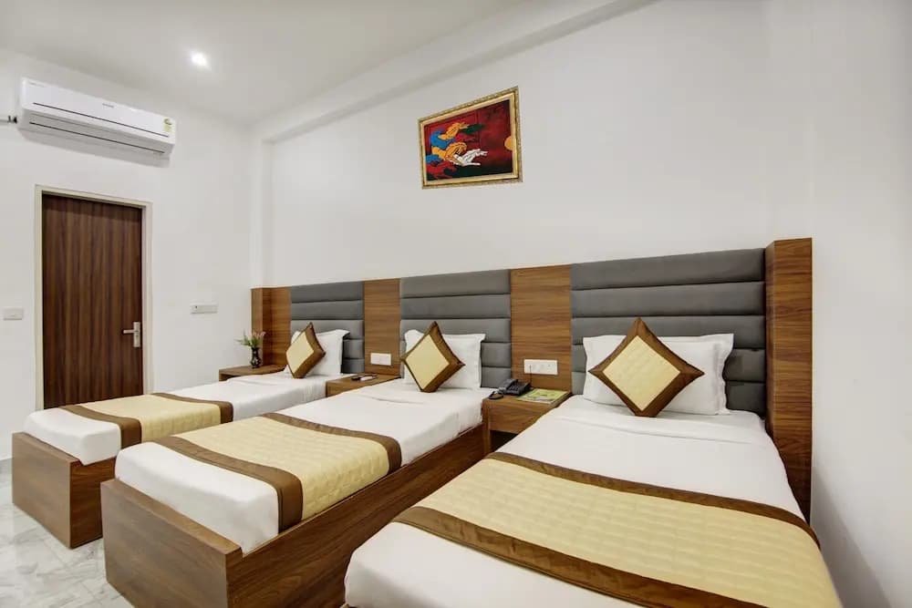 Hotel S B Inn - photo 3