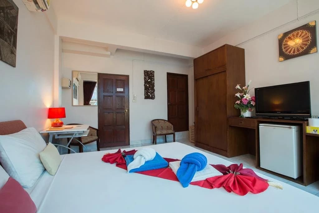 Sundowners Guesthouse - photo 16
