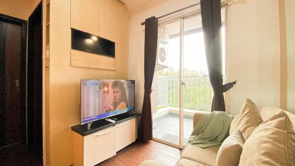 Good Choice and Homey 2BR Apartment at Belmont Residence Puri - photo 24