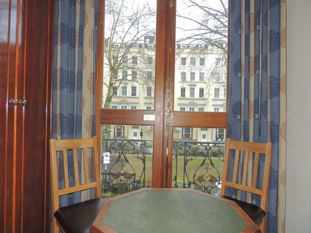 Dolphin Hotel - photo 8