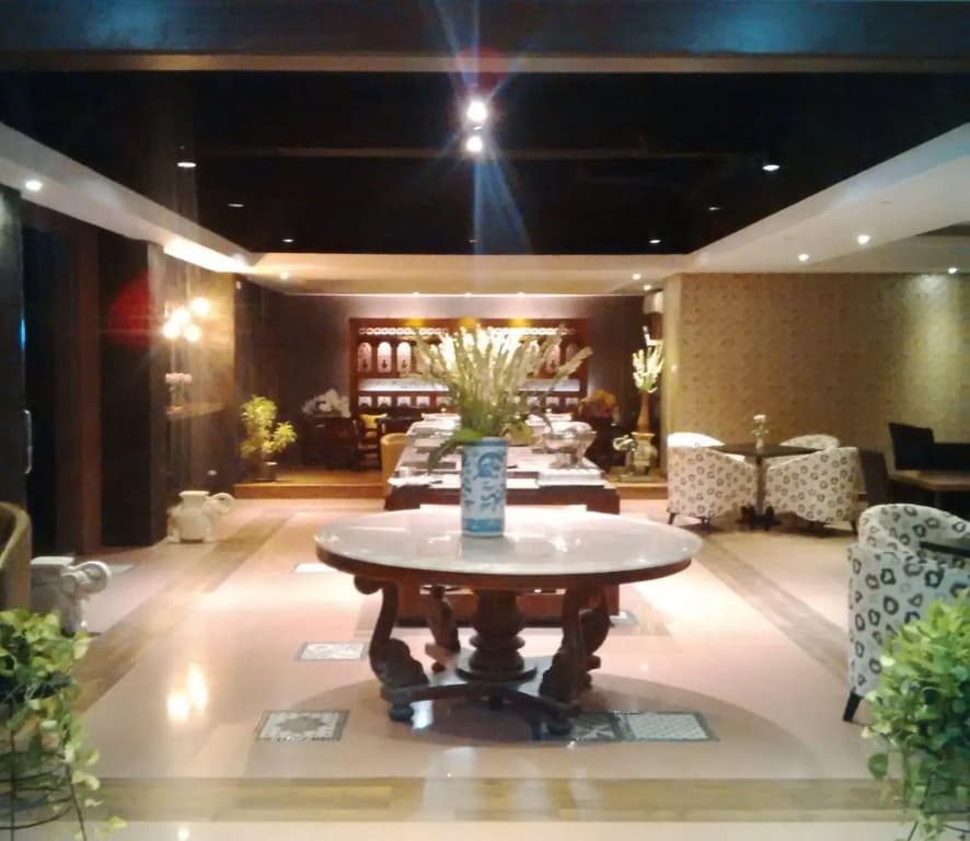 Jusenny Hotel - photo 2