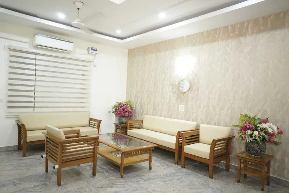 Purple Tree Villa Delhi - photo 1