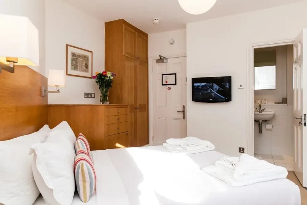 Blueprint Apartments-No 5 Doughty Street - photo 5