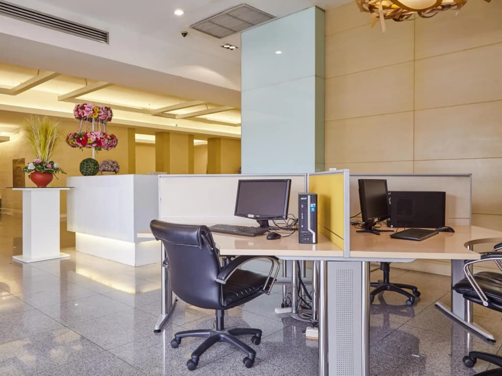 Baiyoke Suite Hotel - photo 24