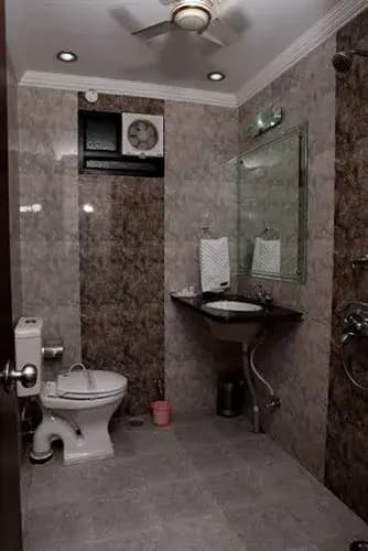Hotel Pahwa International - photo 4