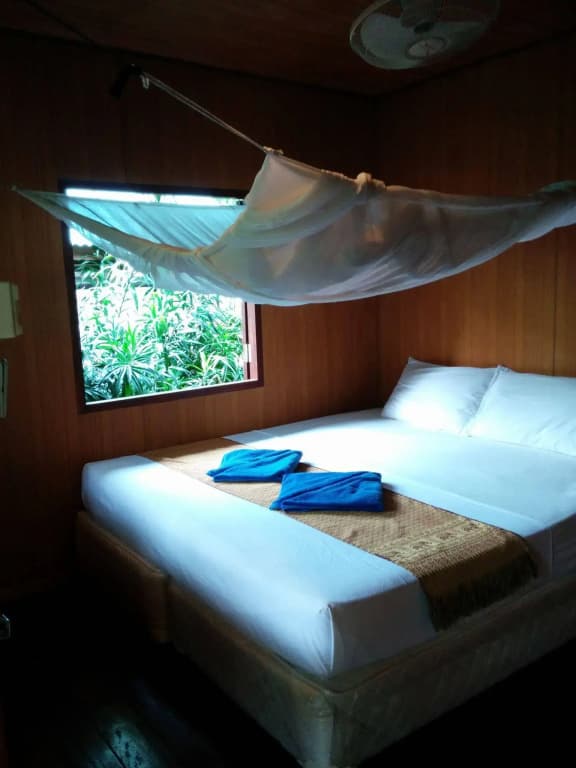 Dolphin Bungalows - photo 2