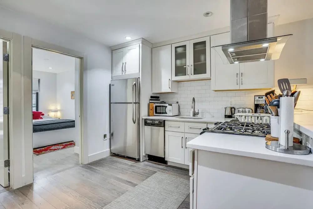 Shared Yard Space! Garden-level Unit in Bed-stuy - photo 13