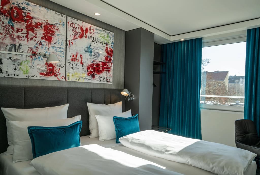 Motel One Berlin-Mitte - photo 4
