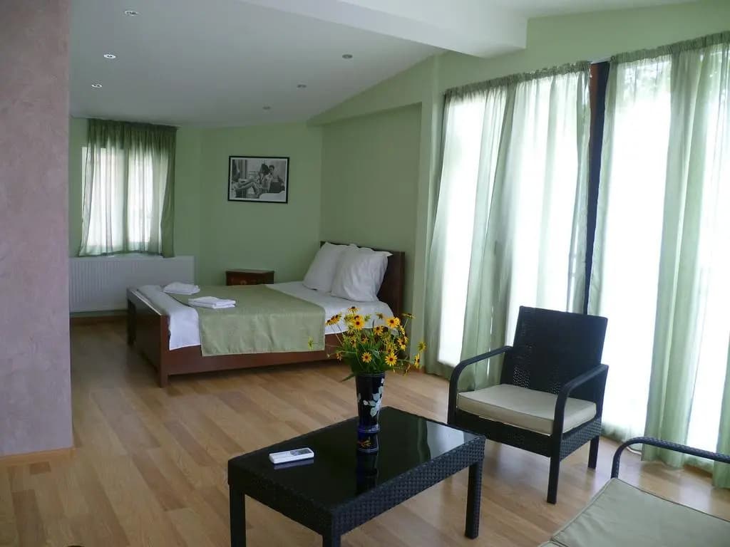 apartment duplex opera - main photo