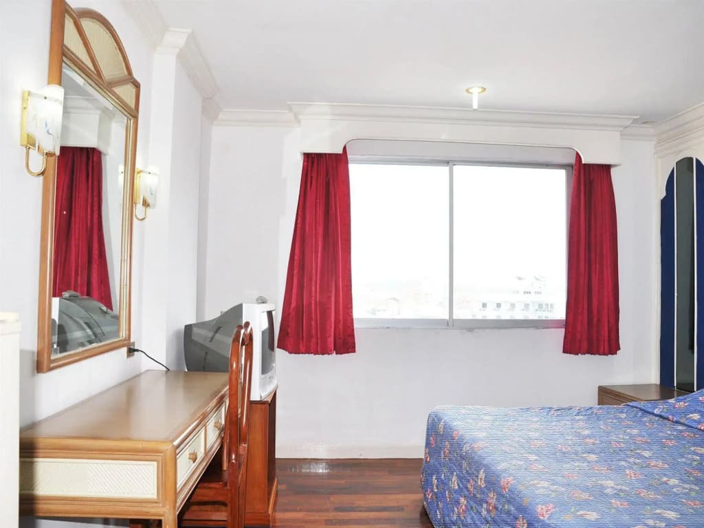 Highfive Hotel - photo 6