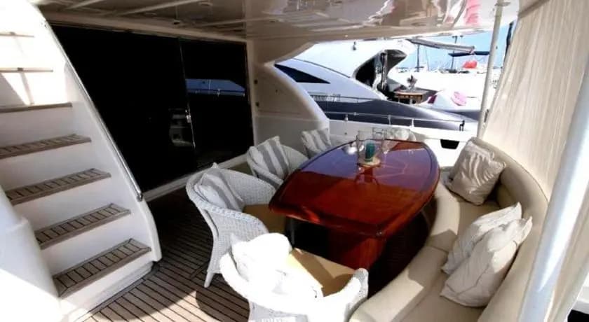 Luxury Yacht - photo 4
