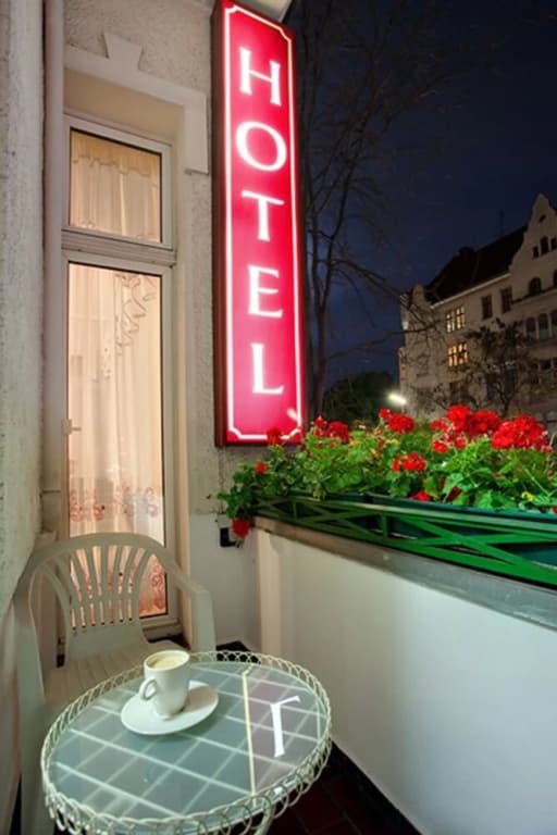 Hotel Am Savignyplatz - photo 10