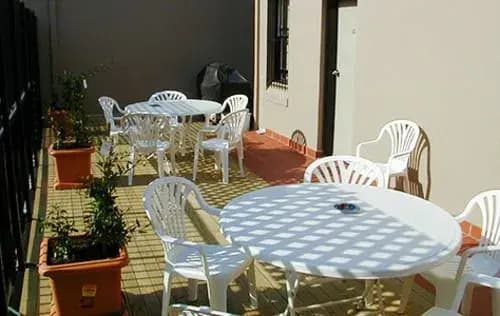 Sinclairs City Hostel - photo 32