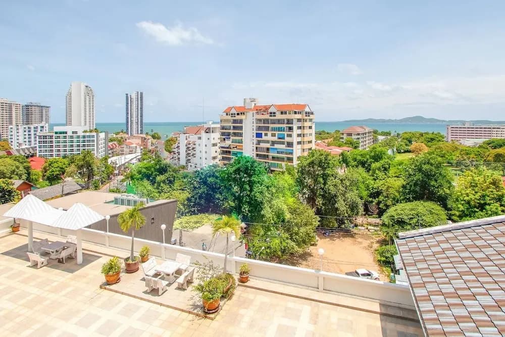 1 Bedroom 716 High Floor Seaview - photo 3