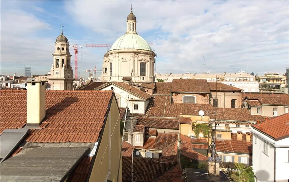 Bright 2bdr Duplex Close to Duomo - photo 12