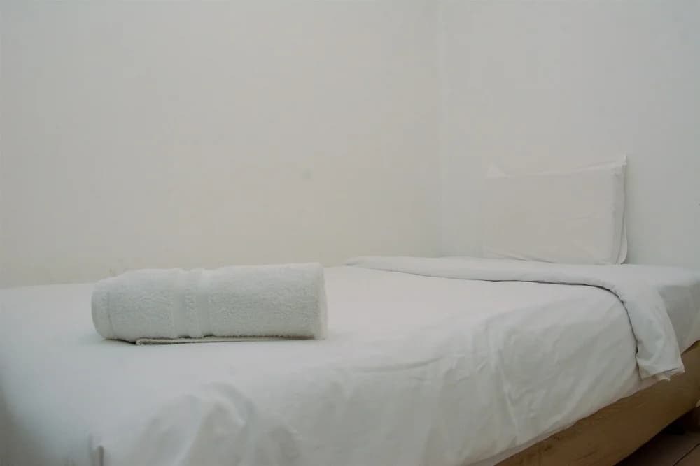 Spacious and Comfortable 2BR Green Bay Pluit Apartment - photo 3