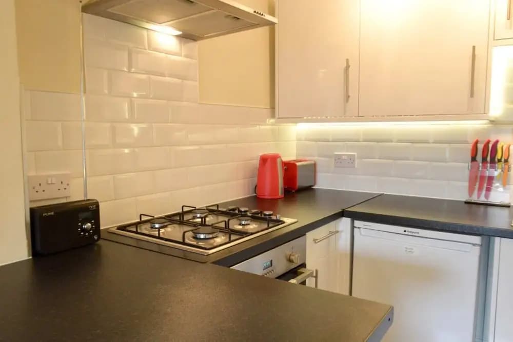 City Centre Flat - photo 11