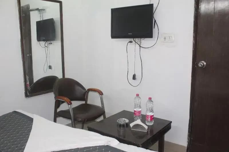 Hotel Shree Continental - photo 6