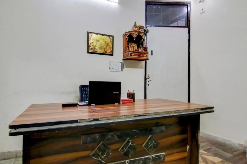 OYO Flagship 80561 Hansa Residency - photo 1