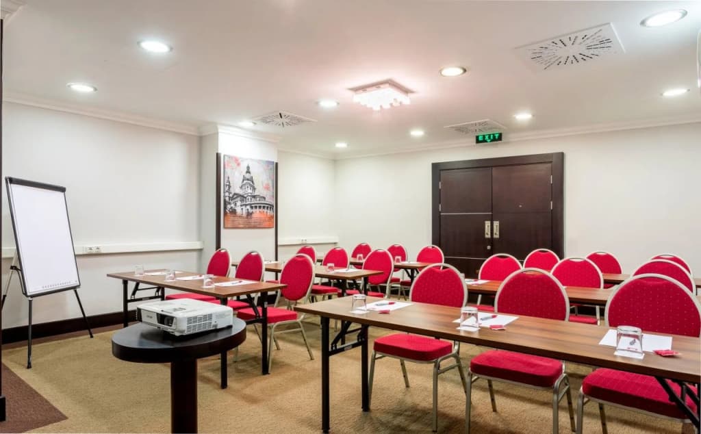 Leonardo Hotel Budapest - photo 16