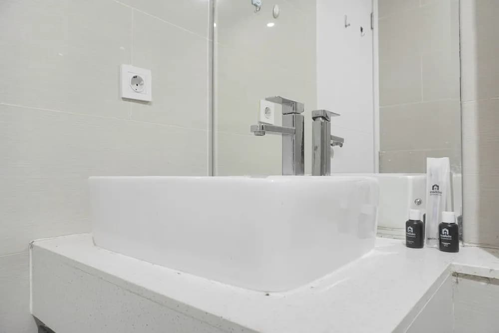 Restful And Modern 3Br At Daan Mogot City Apartment - photo 6