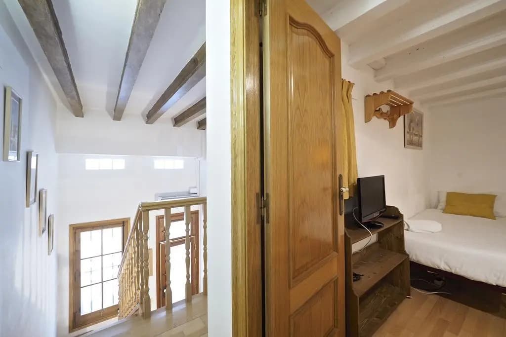 Suites4days Les Corts House - photo 5