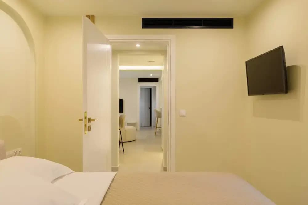 Thea Acropolis Suites & Apartments - photo 32