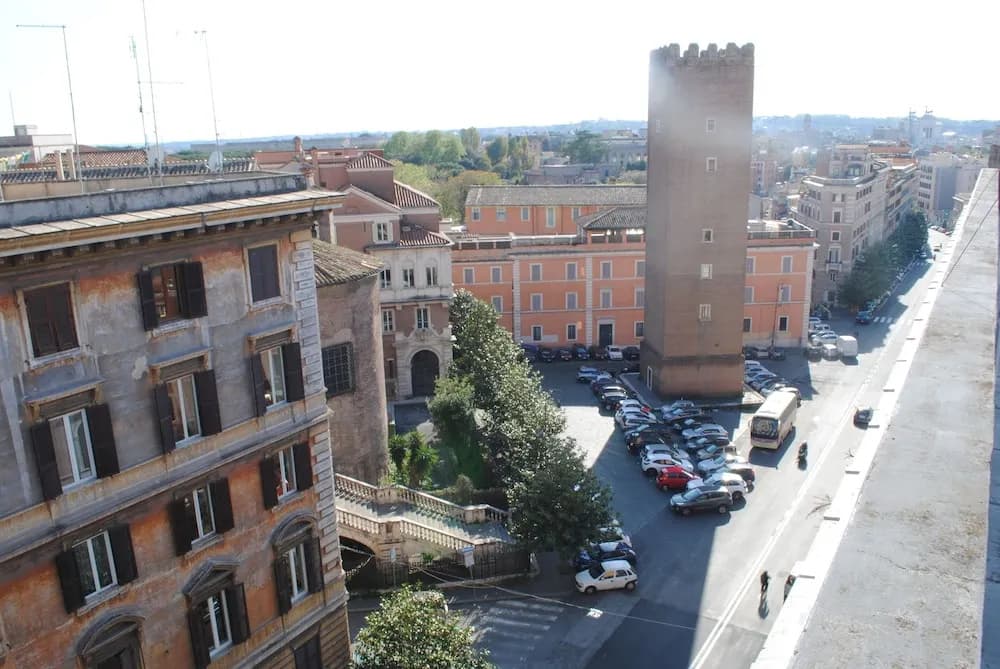 Lombardo - photo 1
