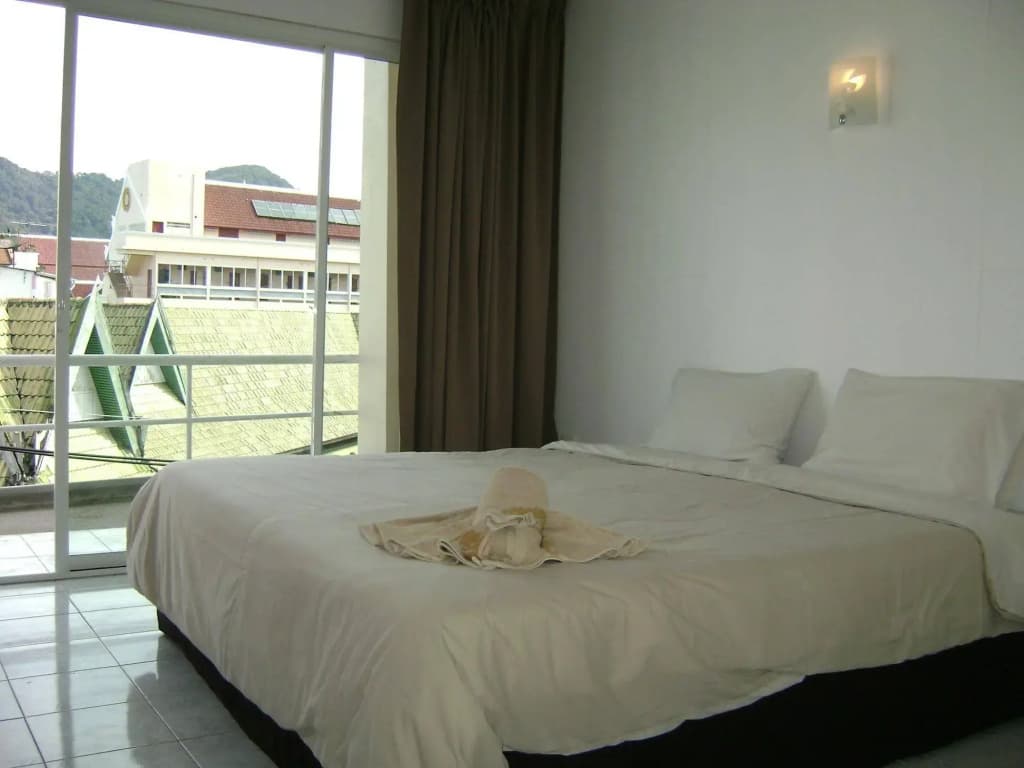 B & B Patong Beach House - photo 5