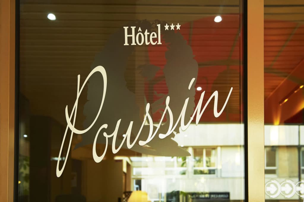 Hôtel Poussin - photo 12
