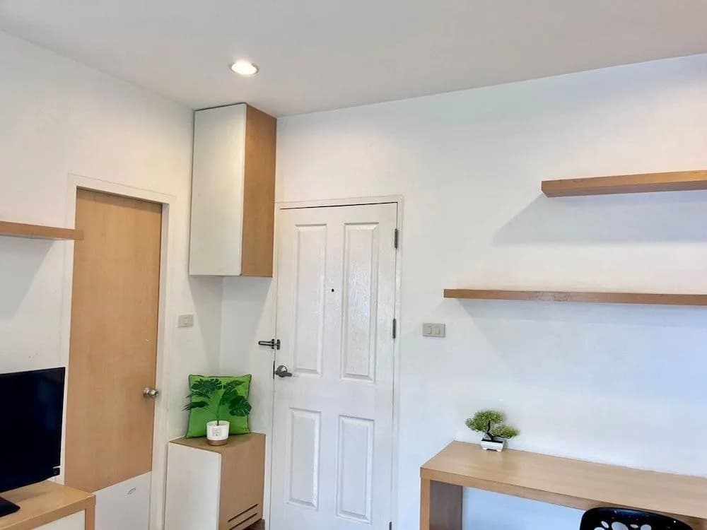 8 Resident - photo 6