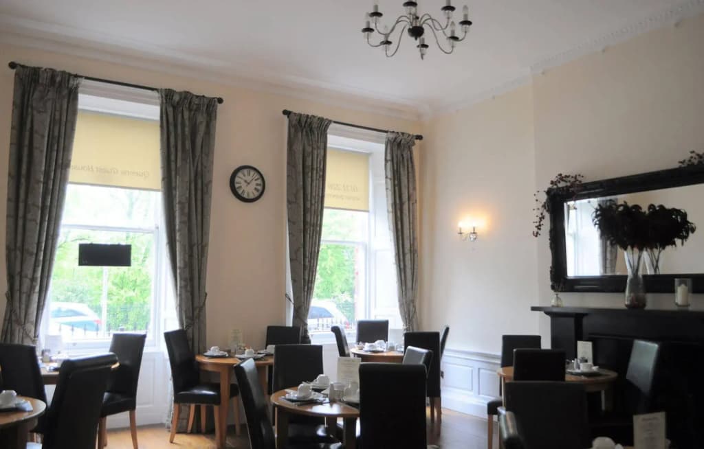 Queens Guest House - photo 16