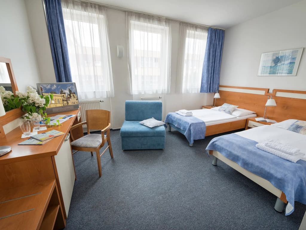 EA Hotel Populus - photo 3